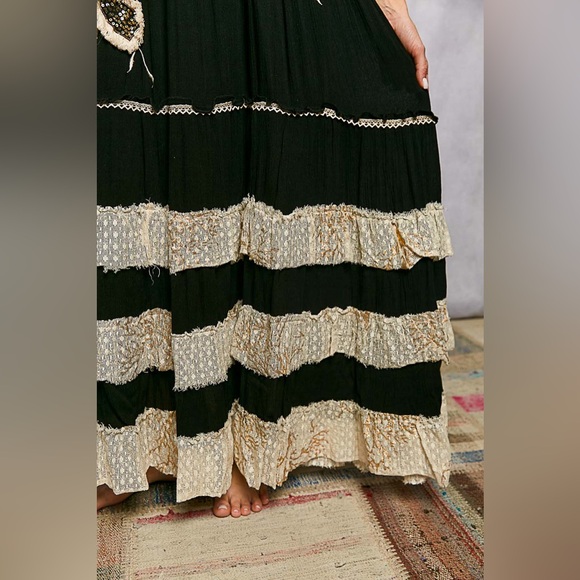 ✨RE-STOCK✨Ruffle Trim V-Neck Embroidery Sequins Tassel Long Dress|Black - Picture 6 of 6